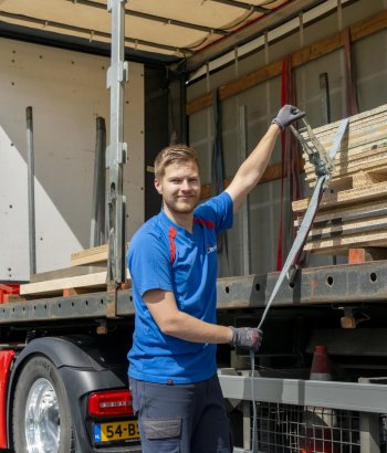 Chauffeur CE Koel/Vries bij St vd Brink
