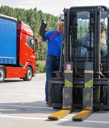 Chauffeur CE Koel/Vries bij St vd Brink