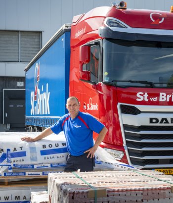Chauffeur CE Koel/Vries bij St vd Brink