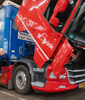 Chauffeur CE Koel/Vries bij St vd Brink