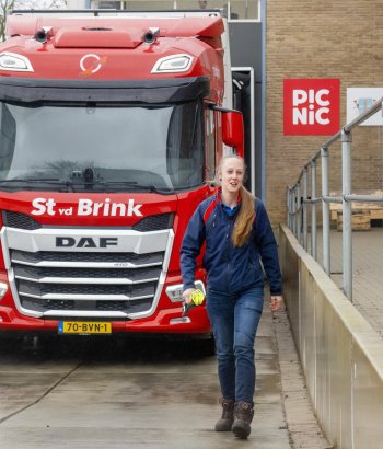 Chauffeur CE Koel/Vries bij St vd Brink