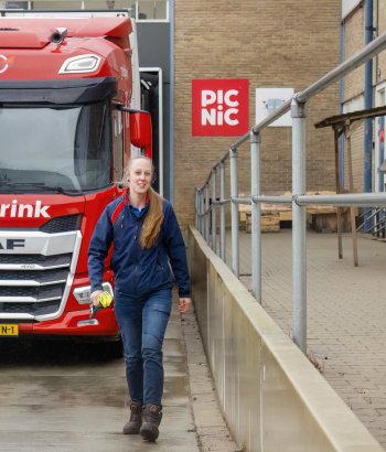 Chauffeur CE Koel/Vries bij St vd Brink