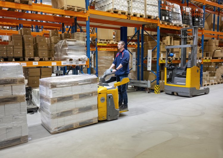 Warehousemedewerker St vd Brink