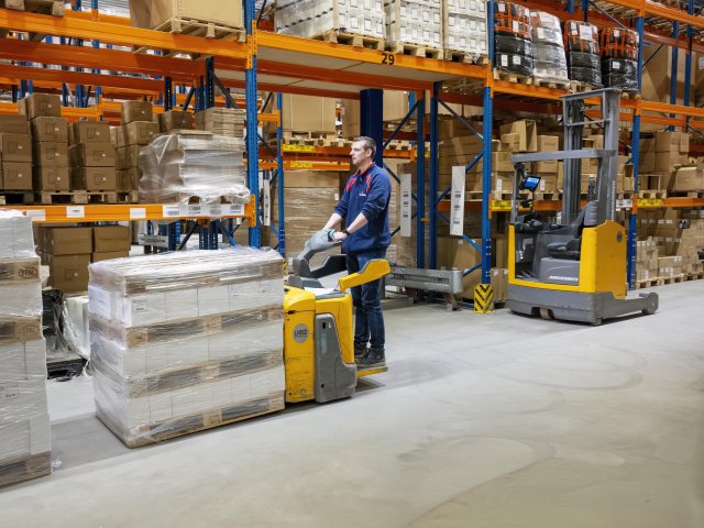 Warehousemedewerker St vd Brink