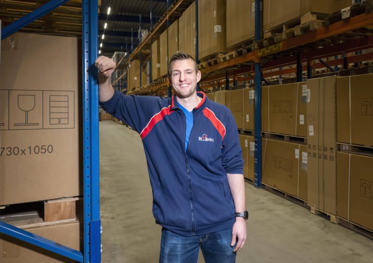 Warehousemedewerker St vd Brink