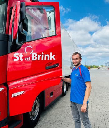 Chauffeur CE Koel/Vries bij St vd Brink